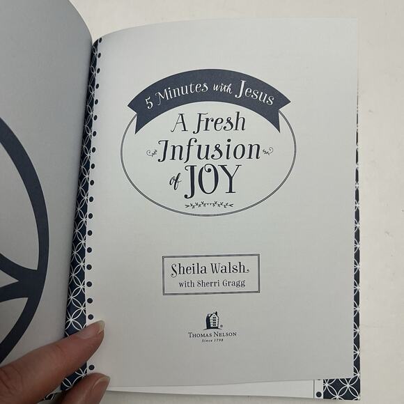 5 Minutes With Jesus A Fresh Infusion of Joy Hardcover Sheila Walsh Sherri Gragg - Picture 2 of 7